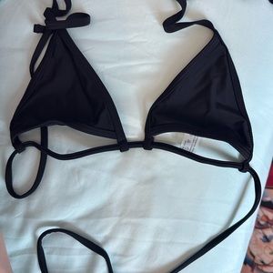 BLACK UNDERBOOB BIKINI